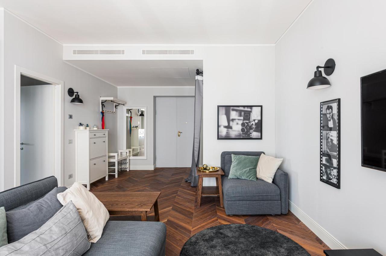 Wide&bright Two Bedroom *
