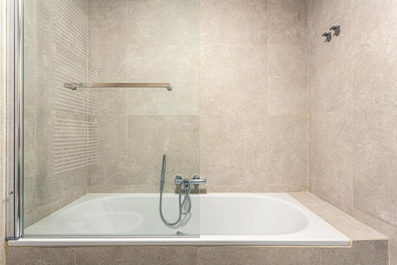 Wide&bright Two Bedroom *